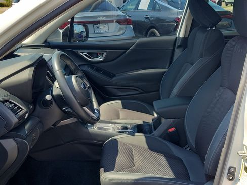 Used 2020 Subaru Forester Premium image 22