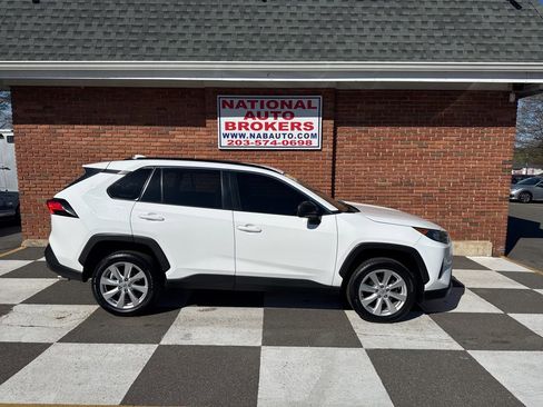 Used 2019 Toyota RAV4 LE w/ All Weather Liner Package AWD/4WD image 2