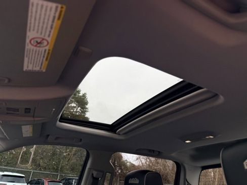 Used 2015 GMC Sierra 2500 Denali w/ Duramax Plus Package image 17