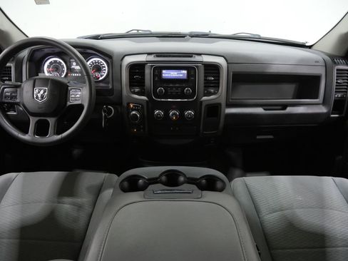 Used 2018 RAM 1500 Express AWD/4WD image 9