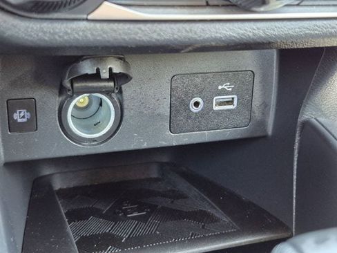 Certified 2025 Nissan Versa SV FWD image 17