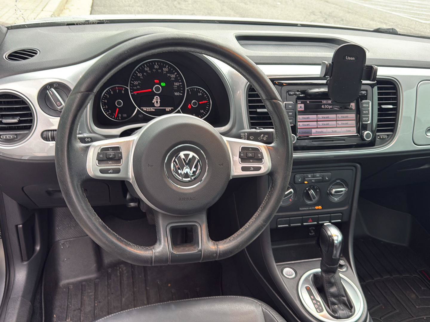 Used 2012 Volkswagen Beetle 2.5 FWD image 8