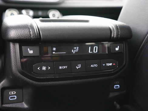 Used 2024 Toyota Grand Highlander AWD Hybrid image 17
