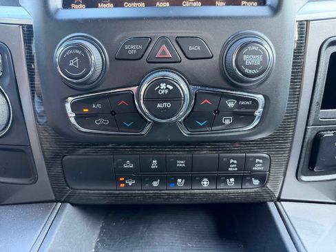 Used 2015 RAM 1500 Limited RWD image 30