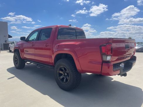 Used 2018 Toyota Tacoma TRD Sport RWD image 4