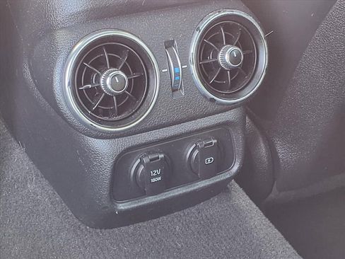 Used 2018 Kia Stinger GT2 image 17