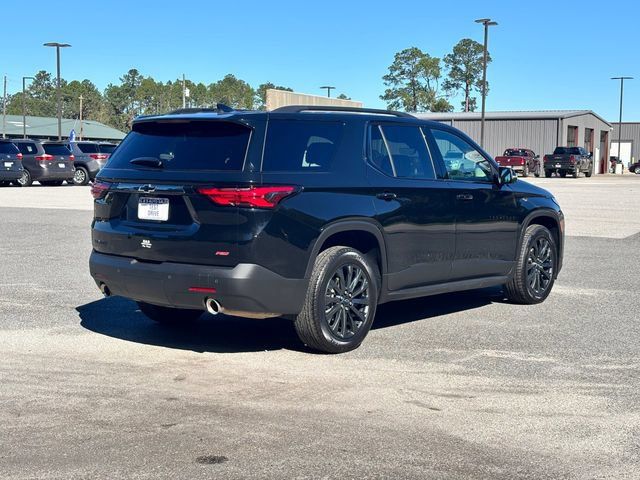 Used 2022 Chevrolet Traverse RS w/ LPO, 'HIT The Road' Package FWD image 5