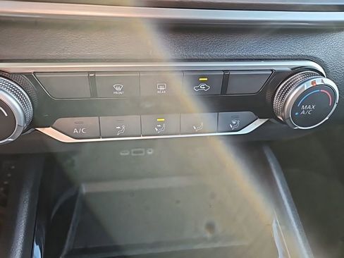 Used 2024 Nissan Altima 2.5 SV image 17