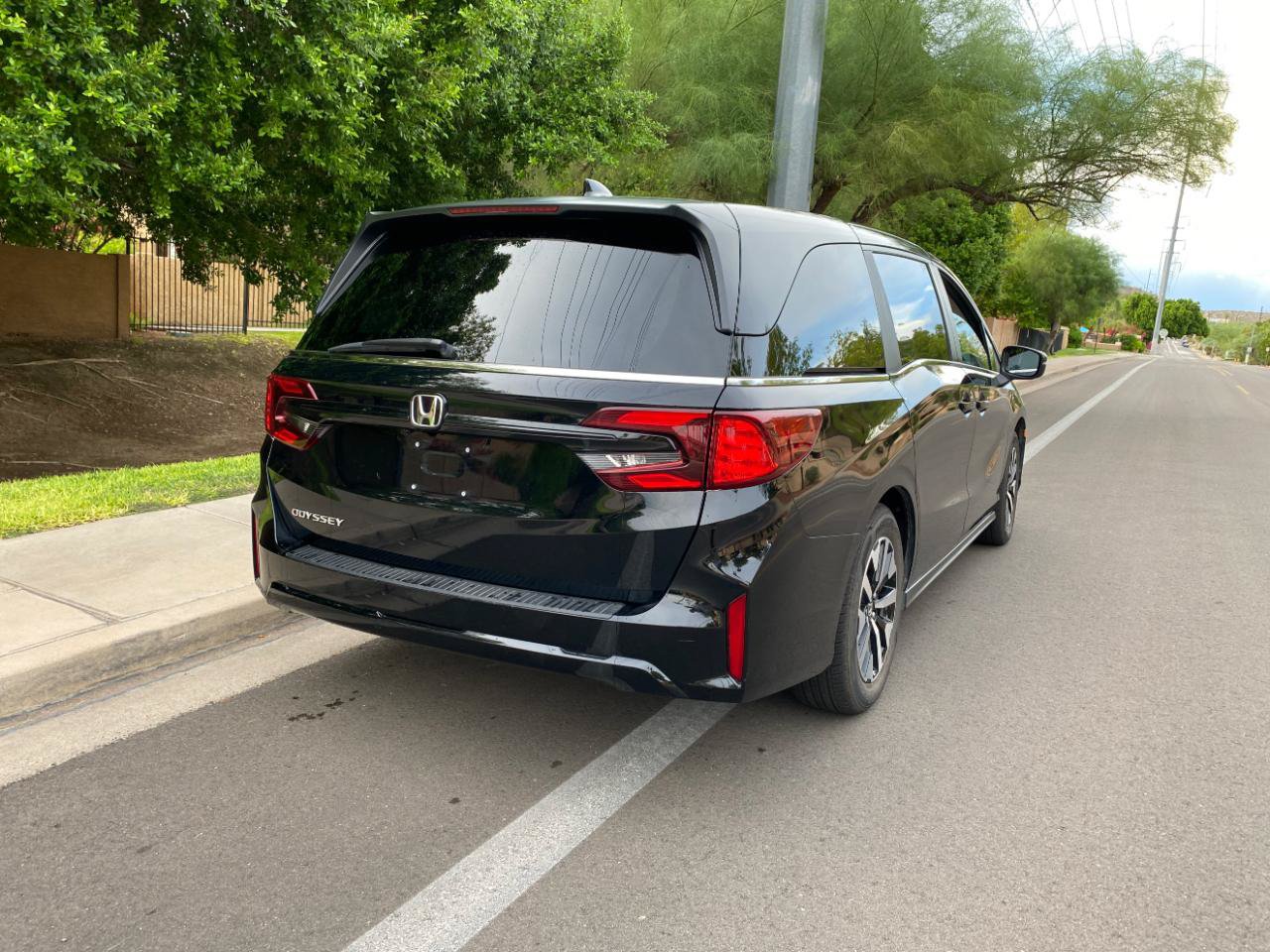 Used 2025 Honda Odyssey EX-L image 6