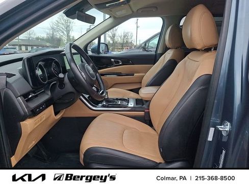 Used 2024 Kia Carnival EX FWD image 18