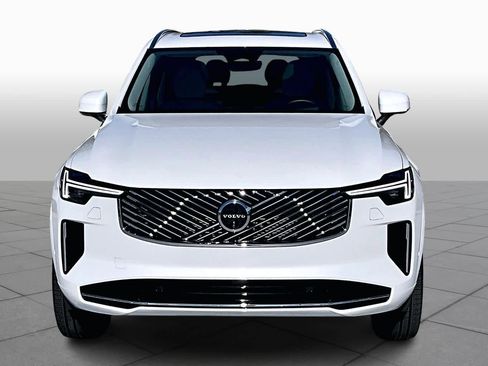 Used 2025 Volvo XC90 B6 Ultra w/ Protection Package image 4