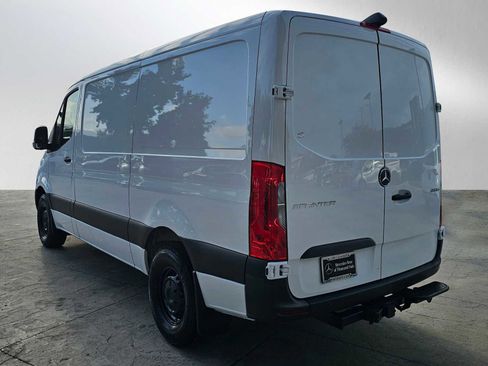 Used 2025 Mercedes-Benz Sprinter 2500 image 5
