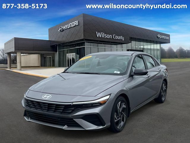 Used 2025 Hyundai Elantra Sport FWD image 1