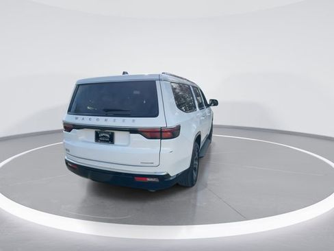 Used 2024 Jeep Wagoneer L Series III w/ Flexible Seating Group image 7