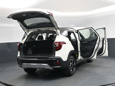 New 2026 Kia Seltos S image 38