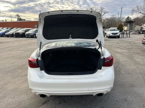 Used 2019 INFINITI Q50 Luxe w/ Essential Package (3.0T Luxe) image 10