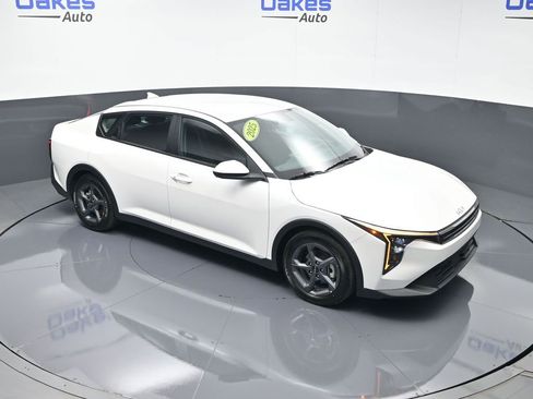 New 2025 Kia K4 FWD image 44
