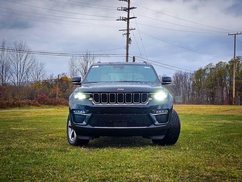 New 2025 Jeep Grand Cherokee Limited image 9
