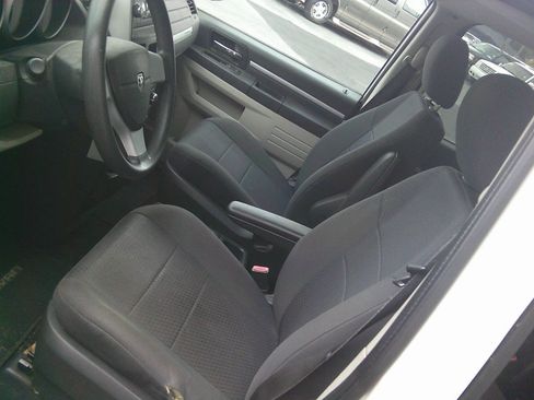 Used 2010 Dodge Grand Caravan SE image 6