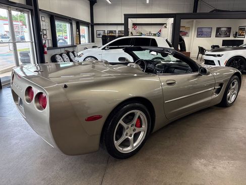 Used 2000 Chevrolet Corvette Convertible w/ Memory Pkg RWD image 12