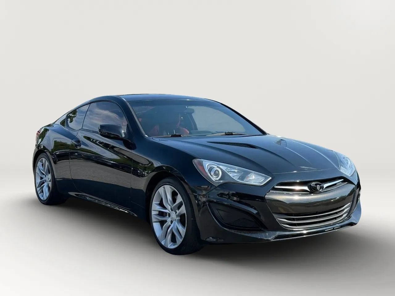 Used 2013 Hyundai Genesis 2.0T RWD image 2