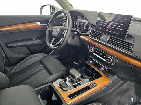 Used 2023 Audi Q5 e Premium Plus w/ Premium Plus Package image 11