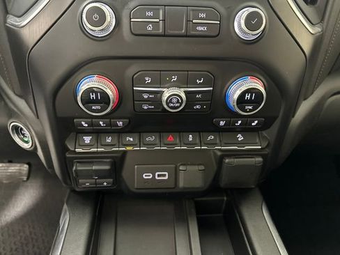 Used 2023 GMC Sierra 2500 AT4 w/ AT4 Preferred Package image 23