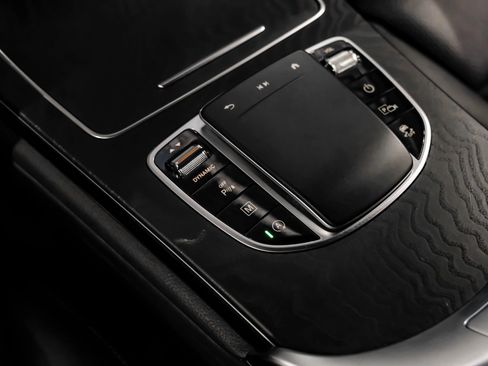 Used 2021 Mercedes-Benz GLC 300 image 21