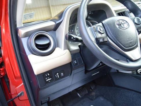 Used 2014 Toyota RAV4 XLE AWD/4WD image 28