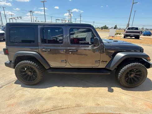 Used 2022 Jeep Wrangler Unlimited Sport AWD/4WD image 6