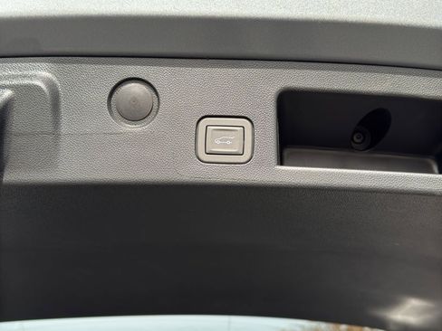 New 2026 Chevrolet Equinox LT w/ Convenience Package II image 25