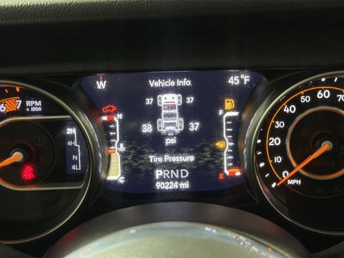 Used 2020 Jeep Wrangler Unlimited Sahara image 17