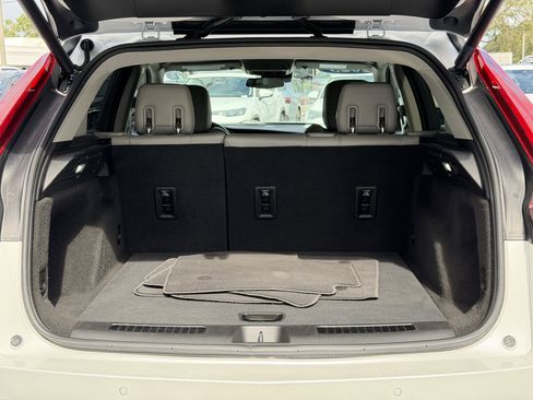 Used 2023 Cadillac XT4 Premium Luxury image 10
