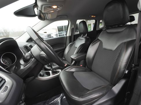 Used 2019 Jeep Compass Latitude w/ Popular Equipment Group image 31