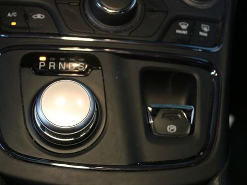 Used 2016 Chrysler 200 S AWD/4WD image 26