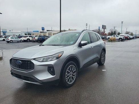Used 2024 Ford Escape PHEV image 7