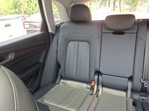 Used 2023 Audi Q5 2.0T Premium w/ Convenience Package AWD/4WD image 12