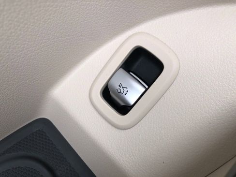 New 2026 Mercedes-Benz GLC 300 4MATIC image 13