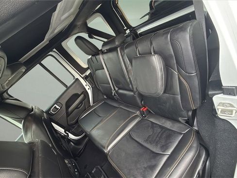 Used 2024 Jeep Wrangler Unlimited Sahara AWD/4WD image 10