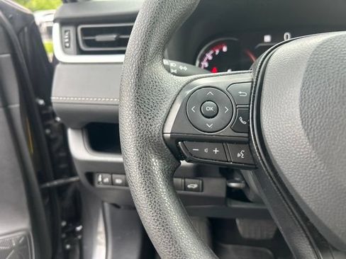 Used 2025 Toyota RAV4 XLE FWD image 20
