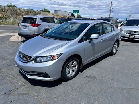 Used 2013 Honda Civic LX image 2