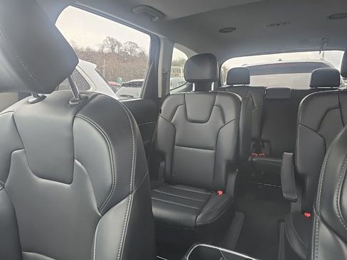 Used 2025 Kia Telluride S image 7