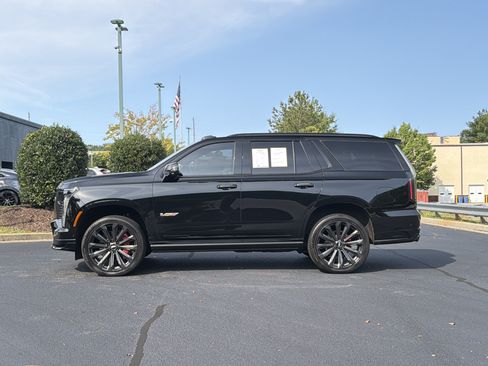 Used 2025 Cadillac Escalade V AWD/4WD image 15