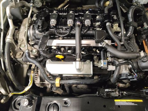 Used 2021 Nissan Kicks SR w/ SR Premium Package FWD image 30