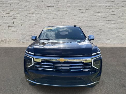 Used 2025 Chevrolet Suburban Premier image 2