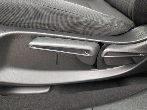 Used 2023 Honda HR-V LX image 21