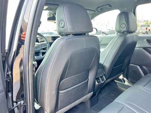 New 2026 Chevrolet Equinox LT w/ Convenience Package II FWD image 17
