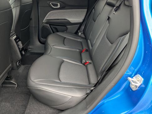 New 2025 Jeep Compass Latitude image 10