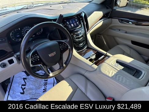 Used 2016 Cadillac Escalade ESV Luxury RWD image 10