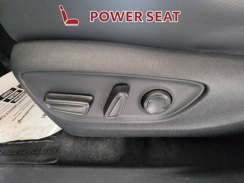 Certified 2025 Toyota Highlander XLE image 16